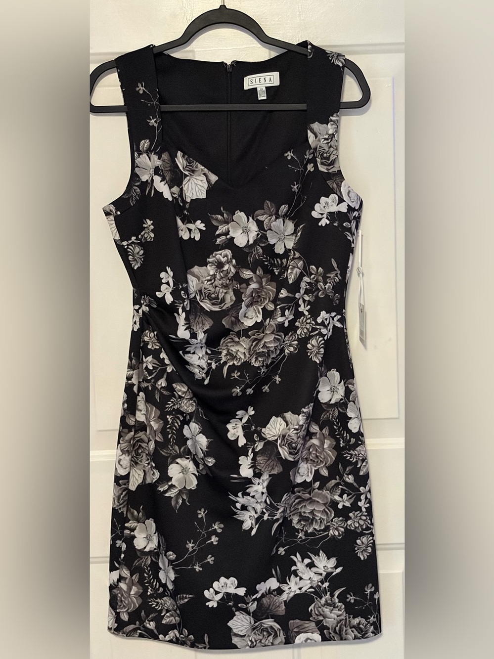 Siena Floral Mini Dress in Black & White Size 12 Like New